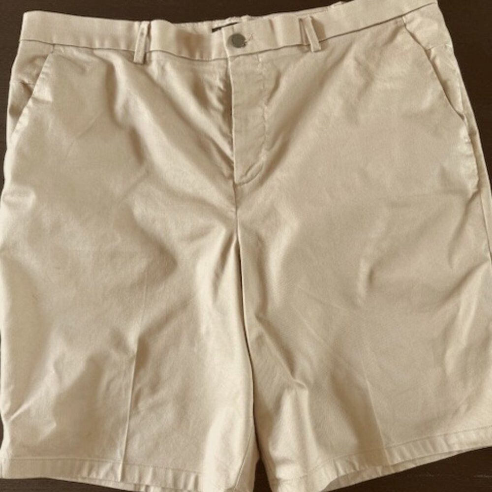 Banana Republic Stretch Short Tan Color Size 40
